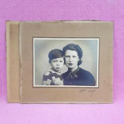 ANTİKA FOTO IŞIK ANNE VE ERKEK ÇOCUK TEMALI 3-4-941 ONNİK SİYAH BEYAZ FOTOĞRAF