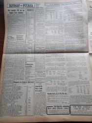 Vatan Gazetesi - 15 Eylül 1953 - En İyi Propaganda Yazan Ahmet Emin Yalman Köşe Yazısı - Hayat Pahalılığına Karşı Savaş Açılıyor - Başbakan Adnan Menderes Memleketin Hızla Kalkındığını Söyledi - Celal Bayar Dün Kütahya'da Konuştu - Liseler Onbir Sınıfa İndiriliyor - Kapatılan Milliyetçiler Derneği Başkanı Sait Bilgiç Yeni Hazırlık Peşinde - Kızıllar Çin Hindinde Sulha Taraftar - Yeşil Gözlü Soledad Yazan Greta Granor Yazı Dizisi - Kore Sulh Konferansı Yazan Doktor Muammer Baykan - Zeytinburnu Nahiyesi Kuruldu - Atatürk'ün Naşının Anıtkabir'e Nakli Töreni - İşçi Partisi Üyesi Ahmet Başer Tevkif Edildi - İki Sanatkar Kızımız Suna Kan Ve İdil Biret'in Konseri - Hoş Memo Karikatür Çizen Al Capp - Afrika'da 4 Ay Yazan Tunç Yalman Yazı Dizisi - İstanbul Kapılarında Fethin Büyük Tarihi Romanı Yazan Feridun Fazıl Tülbentçi Yazı Dizisi - Film Tenkidleri - Kore Köprüleri Yazan James Michener Yazı Dizisi - Borsa - Odeon Mağazaları - P H Eksvatörleri - İstanbul Ankara İzmir Radyosu Programı