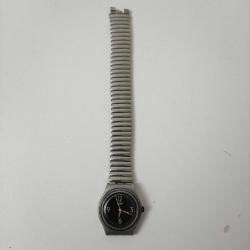 Swatch - Marka Kadın Kol Saati.Saatin Çalışmasında Sorun Yok Kordonun Değişmesi Lazım.