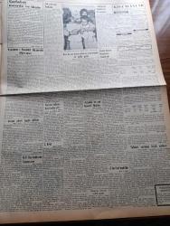 Vatan Gazetesi - 17 Eylül 1953 - Yabancı Sermaye teşvik Ediliyor - Portsmouth'dan İntibalar Yazan Ahmet Emin Yalman Köşe Yazısı - Kore'de Esir Düşen Subay Ve Erlerimizden İlk Kafile Geldi - Vatan Gazetesi Saidi Kürdi Davası - Çok Çirkin Bir Karikatür - Avrupa Güzeli Sylvaine Carpentier Bugün Gidiyor - Yeşil Gözlü Soledad Yazan Greta Granor Yazı Dizisi - Devlet Havayolları'nın Hac Seferleri Bitti - Hoş Memo Karikatür Çizen Al Capp - Yeni Bir Radar Cihazı Yapıldı - Afrika'da 4 Ay Yazan Tunç Yalman Yazı Dizisi - İstanbul Kapılarında Fethin Büyük Tarihi Romanı Yazan Feridun Fazıl Tülbentçi Yazı Dizisi - Öğretim Eğitim Gençlik Köşesi - Kore Köprüleri Yazan James Michener Yazı Dizisi - Mühendis Selahattin Genç'in İcadı - Batı Trakya Türkleri - Maltepe'de Bir Çeşme Açıldı - Maya Sanat Galerisi Dün Açıldı - Electro Düdüklü Tencere - Krem Pertev - İstanbul Ankara İzmir Teknik Üniversite Radyosu Programı - Bulmaca - Good Year Lastikleri