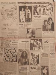 Hafta Sonu Haftalık Aktüalite Sinema Tiyatro Müzik ve Magazin Gazetesi - 12 Ağustos 1977 - Sayı:33 - Türkan Şoray kardeşi Nazan Şoray'ın yasak aşkına kesinlikle karşı çıktı - Rüçhan Adlı - Şevket Adlı - Erol Büyükburç - Prens Charles - Ajda Pekkan - Gönül Yazar'ı, Ankara'da soydular - Sarılığın yazı kışı yoktur - Taner Şener ''Felaket bana adım adım geldi'' - Brigitte Bardot - Annette Stoyberg - Catherine Deneuve - Catherine Schneider - Asu Maralman kalafattan geçti - Güzele ne yaraşmaz - Gülsen Erad - Güler Yiğit - Selma Kip - Salonda Suç Üstü - Erol Evgin - Ayla Algan - Turan Güneş - Naim Akan - Sarığı attı, mikrofonu kaptı - Seyyal Taner bu krizlerin sebebi nedir? - Naim Akan - Garip Ama Gerçek çizgi romanı - Elif Pektaş ''Yüzemiyorum, çünkü huylanıyorum'' - Hale Soygazi'nin eşi Ahmet Özhan'a sürprizi - İşte, Seher Şeniz'i intihara sürükleyen adam! - İskender Doğan'ın ailesi ateş püskürüyor - Okşan Ay - Bülent Ersoy, hatıra defterine not düştü - Sevda Karaca - Tam Takım Gazete