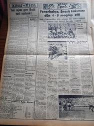 Vatan Gazetesi - 21 Eylül 1953 - Ya Çıkarsa Yazan Ahmet Emin Yalman Köşe Yazısı - Eski Gizli Polis Şefi Beria Rusya'dan Kaçarak Tarafsız Bir Memlekete Sığındı -  Rusya Kuzey Kore İle Bir Anlaşma İmzaladı - Amerika Türkiye Atom Topu Verecek - Suna Kan İdil Biret Konseri Parlak Oldu Fotoğraf - Fenerbahçe Enosis'i 4 0 Mağlup Etti - Fransa Güzeli Sylvaine Carpentier De Avrupa Kraliçesi Tacını Giydi - Kaşgari Kabilesi Şah'a Sadık Olduğunu Bildirdi - Yeşil Gözlü Soledad Yazan Greta Granor Yazı Dizisi - Türk İş'in Komünizmi Tel'in Beyannamesi - Fotoğraflarla Haberler - Afrika'da 4 Ay Yazan Tunç Yalman Yazı Dizisi - İstanbul Kapılarında Fethin Büyük Tarihi Romanı Yazan Feridun Fazıl Tülbentçi Yazı Dizisi - Salgın Filminin Yıldızı Rejisörlül Sahasına Atılan Ali İpar Yaşadığı Sıkıntıları Anlatıyor - Ahmet Rasim 21 Yıl Evvel Bugün Aramızdan Ayrılmıştı - Kore Köprüleri Yazan James Michener Yazı Dizisi - Good Year Lastikleri - Çapamarka - Poker Play Tıraş bıçağı - Bulmaca