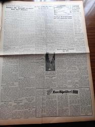 Vatan Gazetesi - 10 Ekim 1953 - Bir İktisadi Anketin Neticeleri 3  Yazan Ahmet Emin Yalman Yazı Dizisi -  Eski Millet Partili Komünist Nihat Yazar'ın Mısır'dan Gelen Sesi - Kıbrıs Müftü Adayı Mehmet Dana Mahkemeye Müracaat Edecek -  Hava Yarışını İngilizler Kazandı - Yüzücü Florence Chadwick Çanakkale'yi Geçti - Yeşil Gözlü Soledad Yazan Greta Granor Yazı Dizisi - Sarıyer Elektrik Santralinden Yalova Da Faydalanacak - Türkistan'dan 1166 Göçmen Gelecek - Devamlı Arap İsrail Gerginliği Yazan Altemur Kılıç - Fotoğraflarla Haberler - Afrika'da 4 Ay Yazan Tunç Yalman Yazı Dizisi - İstanbul Kapılarında Fethin Büyük Tarihi Romanı Yazan Feridun Fazıl Tülbentçi Yazı Dizisi - Kore Köprüleri Yazan James Michener Yazı Dizisi- Olimpiyakos Beyoğluspor Bugün Karşılaşıyor - Milletlerarası Basketbol Müsabakalarının Fikstürü Çekildi - Arı Unları - Gillette Bıçakları - Nebabiş Trençkotları - Vakko Eşarp - Arı Bisküvileri - Derman Ağrı Kesici - Roja Briyantini - Bima Konserveleri - Sümerbank