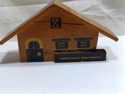 TÜRKİYE EMLAK KREDİ BANKASI AHŞAP KUMBARA