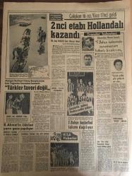 HÜRRİYET GAZETESİ 25 HAZİRAN 1968 YIL :21 SAYI :7241----Üniversite Senatosu da Direniyor ,Öğrenciler de ---Anlaşma yok ---Demirel :İşgalin suç olduğu bir gerçektir ----100 den fazla ölü var ----Ankara da boykot yapan 2 okul kaldı ---Fransız seçimlerinde  ilk tur  De Gaulle 'ün ----Kalbi değişen 21 hastadan ancak dördü hayatta kaldı ---2 .Etabı Hollandalı Kazandı ---Avrupa Serbest Güreş Şampiyonası için Yugoslav Basının Kanaati :Türkler favori değil ---B.Ahmet in Jübilesi Yarın Gece Yapılıyor ---Fenerbahçe Basketbol Takımı Dağılıyor ---17 Yaşındaki Lolita için İngiliz ve Amerikan Filmcileri Fena Kapıştı ---Prenses mi ? -Manken mi ? ---İtalyan Prensesini yüzüstü bırakan aktör Maurizio ona çok benzeyen bir mankenle sevişiyor ---Ankara da boykot yapan 2 okul kaldı ---Senatör Tunçkanat ile AP li Milletvekili Karakolda Kavga Etti ---