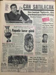 HÜRRİYET GAZETESİ 23 HAZİRAN 1968 YIL :21 SAYI :7239---7 Er Boğuldu ,5  er komada --Boykotlar kalkıyor : Antakya da bir turist öldürüldü ---Kan davası :İkisi çocuk 4 kişilik aileyi öldürdüler ---Annesinin böbreği takılan Hilton oteli  pastacısı altı  saat yaşadıktan sonra öldü ---İşgalciler rektör  Egeli ile evinde görüştüler ----Türkiye de içkili ilk polis  gazinosu  Adana da açıldı ---Alman koca  kıskandığı  30 yaşındaki eşini Türk işçisine öldürttü ---Kuzey Koreliler  Amerikan Casus Gemisini Batırdı ---Sarhoş olarak denize girip  boğulan İzmirli  kabzımal sun i  teneffüsle diriltildi ---New-York ta eski Roma alemleri yapılan lüks bir malikane basıldı ---Can satılacak --Kupa da karar günü ----Dünya rekorunu kıran üç zenci 10 cm fazla koştu ---Fenerbahçe Mümin ve Cenap ı takas yolu ile alacak ---1. Türkiye Bisiklet Turu Bugün Başlıyor --Karı koca ağaçtan düşerek öldü --