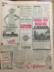 HÜRRİYET GAZETESİ 21 HAZİRAN 1968 YIL :21 SAYI :7237--Bir Türk İşçisi Almanya da Cezaevinde İntihar Etti ---Ankara da bir işgal bir boykot kalkıyor ---İşgalci Teknikerler Hocaların Koltuklarını Bahçeye Çıkarıp Yaktı ---Kral Hüseyin e karşı yapılacak darbe  bastırıldı ---İşgal Komitesi Reform ve İstekleri bir Kitap ta Topladı ---Bir köy halkı 3 saat çarpıştı :4 ölü ,23 yaralı ---Boro lar ilk dansı  Dünya dönüyor  şarkısı ile  yaptı ---At ve eşek eti sattığı ihbar edilen kasap ,zabıta ekibini satırla kovaladı ----İstanbul a göç eden 280 Tokatlı çadırlarda  yaşıyor ----Hülya Koçyiğit :Fenerbahçe derken galiba Beşiktaş a gelin gidiyorum ---Selim 100 bin liralık mobilya ısmarladı ----Metin :Antrenör  olmak için daha çok erken dedi ---Antrenörlerimiz ne biliyor ki futbolcuya ne öğrensinler ?--Yusuf un babası para bulamıyor --Molnar : Gayemiz yenilmemek ---Gelecek ay Almanya ya 10 bin işçi gönderilecek ----Boro lara hediye yağdı --