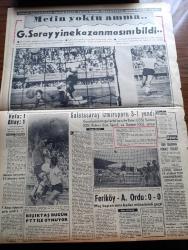 Vatan Gazetesi - 18 Eylül 1960 - Milli Birlik Komitesi ve Particilik Yazan Ahmet Emin Yalman Köşe Yazısı - Cemal Gürsel Kurucular Meclisine Taraftar - Adnan Menderes'e Yakınlığıyla Bilinen Suzan Sözen İfade Verdi - Fatin Rüştü Zorlu İle Mükerrem Sarol'un Ortaklığı Ortaya meydana Çıktı - Faik Nihad Subaşı Paris Basın Ataşe Muavini Oldu - Sovyet Başvekili Kruşçef Eisenhower İle Görüşecek Mi - Türkiye'de Doktorluk Sosyalleştirilecek Mi - Bütün İkballeri Arkasında Bırakmış Bir İnsan İsmet İnönü - Milli Korunma Suç Dosyaları Ağır Cezaya Devredilecek - Doktor Filiz Gençer Beynelmilel Kalp Kongresine Gitti - Suzan Sözen'in Hatıra Defterinden Adnan Menderes'in İsmet İnönü Kompleksi Vardı - 6 7 Eylül Ve Adnan Menderes - İki Resim Arasında 7 Farkı Bulun - Oktay Akbal Köşe Yazısı - İstanbul Ankara Radyosu Programı - Adnan Veli'den Fantezi - Çarşaf İçin Hükümet Tedbir Almayacak - Lise Mezunları Assubay Olacak - Cemal Gürsel'in Basın Toplantısı - Metin Oktay Yoktu Amma Galatasaray Yine Kazandı