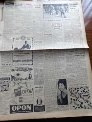 Vatan Gazetesi - 11 Ağustos 1958 - Bir İhtimal Daha Var Yazan Ahmet Emin Yalman Köşe Yazısı - İngiliz  Başbakanı Mac Millan Anıtkabir'de Ata'ya Saygı Duruşunda Bulundu - Türkiye İle İngiltere Arasında Ankara Görüşmeleri Dün De Devam Etti - Alman Basını Türkiye'ye Yardım Şarttı Diyor - Osman Bölükbaşı Dün İktidarın İthamına Cevap Verdi - Sinemaya Akın - Kalpaklılar Samim Kocagöz'ün Romanı Yazı Dizisi - Taş Devri Çizen Mıstık - Çakaralmaz Hafiye Çizen Eflatun Nuri - Felsefe ve Tarih Yazan Profesör Tayyib Gökbilgin - İngiliz Sömürgeciliği Ne Demektir Hasan M. Şevki Yazman - 30. Yıldönümü Münasebetiyle Harf Devrimi Yazan Osman Turgut Pamirli - Amerikan Firması Salah Construction Company İstanbul'un Dertlerini Halletmek İstiyor - Sovyetler Birliği Komünist Çin'e Atom Verecekmiş - Kuruçeşme'de Dün Bir İnfilak Oldu - Sovyet Başvekili Kruşçef Tehditler Savuruyor - Fakir Baykurt'un Hatırlattıkları - Kalbimin Sahibi Yazan Nihal Yeğinobalı Yazı Dizisi - Fenerbahçe Takımı Kadrosu Fotoğraf -Burçlar