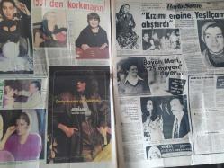 Hafta Sonu Haftalık Aktüalite Sinema Tiyatro Müzik ve Magazin Gazetesi - 2 Ocak 1981 - Sayı:1 - Müjde Ar, GS'li Fatih Terim'i çıldırttı - 1981'den korkmayın! - Hülya Sözer yeni yılda yeni burun - Sevim Tuna - Neşe Karaböcek - Melek Ayberk ''Kızımı eroine, Yeşilçam alıştırdı'' - Rüçhan Adlı - Meri Adlı - Görünmeyen adamın gözüyle - Sinirli misiniz? Bittiniz - Yılbaşı gecesi ve sonrası - Ajda Pekkan,  ''Evet doğracağım'' - Zeki Alasya'nın himayesinde - Zeki Alasya - Selma Sonat - Kim, nerede, nasıl? - Gökhan Yardımcı - Beyhan Gür - Mahmut Ata - Rahmi Eriş - Nurseli Eriş - Siz yazın, biz okuyalım - İlyas Salman cüce kardeşine kız arıyor - Amerika, Mevlana'ya gönül verdi... - İsmet Sıral - Arif Mardin - Tarık Akan, aklına koyduğunu yapar - Sosyeteden bir Jigolo'nun hatıra defteri - Suna Yıldızoğlu'nun maskesi düştü - Ali Kocatepe - Yasemin Kutsi, sihirli telefondan konuşuyor - Tanju Okan - Safiye Ünal - Zerrin Özer - Gülünç ama gerçek - Ferdi Tayfur - Necla Nazır - Tam Takım Gazete