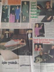 Hafta Sonu Haftalık Aktüalite Sinema Tiyatro Müzik ve Magazin Gazetesi - 2 Ocak 1981 - Sayı:1 - Müjde Ar, GS'li Fatih Terim'i çıldırttı - 1981'den korkmayın! - Hülya Sözer yeni yılda yeni burun - Sevim Tuna - Neşe Karaböcek - Melek Ayberk ''Kızımı eroine, Yeşilçam alıştırdı'' - Rüçhan Adlı - Meri Adlı - Görünmeyen adamın gözüyle - Sinirli misiniz? Bittiniz - Yılbaşı gecesi ve sonrası - Ajda Pekkan,  ''Evet doğracağım'' - Zeki Alasya'nın himayesinde - Zeki Alasya - Selma Sonat - Kim, nerede, nasıl? - Gökhan Yardımcı - Beyhan Gür - Mahmut Ata - Rahmi Eriş - Nurseli Eriş - Siz yazın, biz okuyalım - İlyas Salman cüce kardeşine kız arıyor - Amerika, Mevlana'ya gönül verdi... - İsmet Sıral - Arif Mardin - Tarık Akan, aklına koyduğunu yapar - Sosyeteden bir Jigolo'nun hatıra defteri - Suna Yıldızoğlu'nun maskesi düştü - Ali Kocatepe - Yasemin Kutsi, sihirli telefondan konuşuyor - Tanju Okan - Safiye Ünal - Zerrin Özer - Gülünç ama gerçek - Ferdi Tayfur - Necla Nazır - Tam Takım Gazete