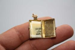 CEVŞEN ÜL KABİR     DETAYLAR RESIMLERDE  ( SÜMÜŞ KOLİSİ KUTU