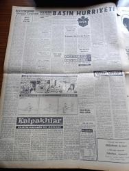 Vatan Gazetesi - 6 Ağustos 1958 - Yeni Bir Ortadoğu Siyasetinde İslam Tesanüdün Rolü Yazan Ahmet Emin Yalman Köşe Yazısı - Türk Parasının Değeriyle İlgili Beş Karar Alındı - Kıbrıs'ta Gizli Türk Mukavemet Teşkilatı Volkan Da Mütareke İlan Etti - Yabancı Paraların Yeni Değerleri - Tophane Fındıklı Yolunda Yeni İstimlak Hareketi - Kredili İthalatla İlgili Kararlar İyi Karşılanmadı - New York Times'a Göre Türkiye Dış Yardımları Haketmiştir - Kasım Gülek Yeni Bir Geziye Çıkacak - Gençlik Tiyatrosu Yazan Ahmet Kutsi Tecer - Kalpaklılar Samim Kocagöz'ün Romanı Yazı Dizisi - Lübnan Hükümeti Dün İstifa Etti - Siyasi Hadiselerin Tarafsız Hikayesi Yazan Mesut Özdemir - Emil Galip Sandalcı Köşe Yazısı - İran'da On Beş Gün Yazan Ordinaryüs Profesör Doktor Zeki Zeren Yazı Dizisi - Rüzgar Çelebi Çizen Guy Bara - Stiv Roper Çizen Saunder Ve Waggon - Fay Temizleme Tozu - 80 Metre Engellide  Rekor Sahibi Gülay Kanbay - Fenerbahçeli Kaleci Özcan Arkoç'un Cezası Üç Aydan Başlıyor - Galatasaray