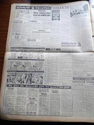 Vatan Gazetesi - 6 Ağustos 1958 - Yeni Bir Ortadoğu Siyasetinde İslam Tesanüdün Rolü Yazan Ahmet Emin Yalman Köşe Yazısı - Türk Parasının Değeriyle İlgili Beş Karar Alındı - Kıbrıs'ta Gizli Türk Mukavemet Teşkilatı Volkan Da Mütareke İlan Etti - Yabancı Paraların Yeni Değerleri - Tophane Fındıklı Yolunda Yeni İstimlak Hareketi - Kredili İthalatla İlgili Kararlar İyi Karşılanmadı - New York Times'a Göre Türkiye Dış Yardımları Haketmiştir - Kasım Gülek Yeni Bir Geziye Çıkacak - Gençlik Tiyatrosu Yazan Ahmet Kutsi Tecer - Kalpaklılar Samim Kocagöz'ün Romanı Yazı Dizisi - Lübnan Hükümeti Dün İstifa Etti - Siyasi Hadiselerin Tarafsız Hikayesi Yazan Mesut Özdemir - Emil Galip Sandalcı Köşe Yazısı - İran'da On Beş Gün Yazan Ordinaryüs Profesör Doktor Zeki Zeren Yazı Dizisi - Rüzgar Çelebi Çizen Guy Bara - Stiv Roper Çizen Saunder Ve Waggon - Fay Temizleme Tozu - 80 Metre Engellide  Rekor Sahibi Gülay Kanbay - Fenerbahçeli Kaleci Özcan Arkoç'un Cezası Üç Aydan Başlıyor - Galatasaray