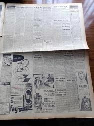 Vatan Gazetesi - 6 Ağustos 1958 - Yeni Bir Ortadoğu Siyasetinde İslam Tesanüdün Rolü Yazan Ahmet Emin Yalman Köşe Yazısı - Türk Parasının Değeriyle İlgili Beş Karar Alındı - Kıbrıs'ta Gizli Türk Mukavemet Teşkilatı Volkan Da Mütareke İlan Etti - Yabancı Paraların Yeni Değerleri - Tophane Fındıklı Yolunda Yeni İstimlak Hareketi - Kredili İthalatla İlgili Kararlar İyi Karşılanmadı - New York Times'a Göre Türkiye Dış Yardımları Haketmiştir - Kasım Gülek Yeni Bir Geziye Çıkacak - Gençlik Tiyatrosu Yazan Ahmet Kutsi Tecer - Kalpaklılar Samim Kocagöz'ün Romanı Yazı Dizisi - Lübnan Hükümeti Dün İstifa Etti - Siyasi Hadiselerin Tarafsız Hikayesi Yazan Mesut Özdemir - Emil Galip Sandalcı Köşe Yazısı - İran'da On Beş Gün Yazan Ordinaryüs Profesör Doktor Zeki Zeren Yazı Dizisi - Rüzgar Çelebi Çizen Guy Bara - Stiv Roper Çizen Saunder Ve Waggon - Fay Temizleme Tozu - 80 Metre Engellide  Rekor Sahibi Gülay Kanbay - Fenerbahçeli Kaleci Özcan Arkoç'un Cezası Üç Aydan Başlıyor - Galatasaray