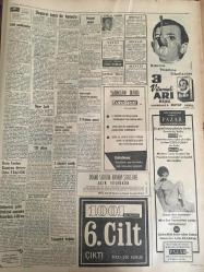 HÜRRİYET GAZETESİ 18 AĞUSTOS 1967 YIL :20 SAYI :6934---İki cinayet sanığı Urfa adliyesinde öldürüldü ---İzmirli  bir zeytinyağı simsarı tevkif edildi ---130 Albay Emekli Olacak --İstanbullu bir kadını  kocasının yanından kaçırmaya kaltılar ---Ömer Şerif Barbaros u oynuyor ---Dokuz Fransız  genci 800 liraya satın aldıkları otomobille  dünya seyahatine çıktı ---Trenle minibüs  çarpıştı ,2 ölü 12 de yaralı var ---Köylüye iyi tohumluk buğday dağıtılacak ---Hacı Bektaş -ı Veli  için tören yapıldı ---72 saat izinli çıkan 37 mahkum aileleri ile görüştükten sonra dün tekrar cezaevine girdi ---Kongo nun baş belası kiralık askerler  şimdi de Burundi 'yi tehdit ediyor ---Vefa ,Beşiktaş ' ı 1-0 yendi ---İngiltere de tribün serserilerine karşı savaş açıldı ---Mc Millan Elendi ---Apak :İkinci ligde zecri tedbir alınacak ---Hakem Dilek Almanya dan teklif aldı ---Rotu kırılan kamyon dereye uçtu ,5 kişi öldü --Altın ses finalistleri belli oldu --Profesyonellerden bile daha iyi idiler ---