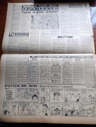 Vatan Gazetesi - 20 Temmuz 1958 - Normalleşme İhtiyacındayız Yazan Ahmet Emin Yalman Köşe Yazısı - ABD İle İngiltere Irak'a Müdahale İstemiyor - Amerikan Ankara Elçisi Fletcher Warren İzni Bitmeden Dün Yurdumuza Döndü - İngiltere'ye Kıbrısla İlgili Sert Bir Nota Verdik - İsmet İnönü Son Dış Olaylardan Bahsediyor - Beyrut Sokaklarındaki Amerikan Askerleri - Yandan Akıyor Yandan Adnan Veli'nin Yeni Romanı Yazı Dizisi - Yunanistan Ankara Büyükelçisi Pezmazoğlu Ankara'da Fatin Rüştü Zorlu İle Görüşecek - Emil Galip Sandalcı Köşe Yazısı - Ağız Kokularına Karşı Mental Tabletleri - Oktay Akbal Köşe Yazısı - Şu Ölüm Denen Şey Yazan Frederic Dard Yazı Dizisi - Burç Falı - Kalbimin Sahibi Yazan Nihal Yeğinobalı Yazı Dizisi - Çapraz Kelimeler Bulmaca - Fenerbahçe Atletizm Bayramı Sönük Geçti - Ananevi Kınalı Burgaz Maçı - Antrenör Molnar Fenerbahçe İle Henüz Mukavele İmzalamadı - Ayten Kandeydi 80 Metre Engellide Tek Başına Yarıştı - Meşhur Dario Moreno Paris'te Futbola Başlamıştır -