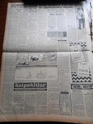 Vatan Gazetesi - 28 Temmuz 1958 - Müfrit Politikacılar Ve Millet Yazan Ahmet Emin Yalman Köşe Yazısı - CHP Meclisi Toplantıya Çağırıyor - Adnan Menderes Adenauer İle Bonn'da Görüştü - Ticaret Bakanlığı Müsteşarı Cihat İren İstifa Etti - Kıbrıslı Bir Türk'ün Cenazesi - Irak'ta Geçici Bir Anayasa İlan Edildi - Kasım Gülek İktidarın Tutumunu Tenkit Ediyor - Kalpaklılar Samim Kocagöz'ün Romanı Yazı Dizisi - İkinci Kerbela Vakası Ve Unuttuğumuz Nişanlı Yazan Cihad Baban - Okullar Ve Giriş Şartları Tapu Ve Kadastro Meslek Lisesi - Eski Kraliçe Süreyyanın Hayatı Filme Alınıyor - Mareşal Tito Dün Amerikan Yardımı Aleyhine Konuştu - Sanatımızın Dağ Keçileri Yazan Önder Şenyapılı - Kalbimin Sahibi Yazan Nihal Yeğinobalı Yazı Dizisi - Şu Ölüm Denen Şey Yazan Frederic Dard Yazı Dizisi - Burç Falı - 3,5 Yürekli Şerif Çizen OCKS - Dalgacı Mahmud Çizen Kim - Stiv Roper Çizen Saunder Ve Waggon - Grekoromen'de Dünya İkinciliği Kazandık - Özcan Arkoç'un Vefa'ya Dönüşü 95 Bin Liraya Malolur - Rıza Doğan