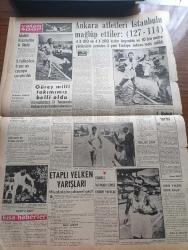 Vatan Gazetesi -  14 Temmuz 1958 - Lübnanlı Bir Bağdat Paktı Yazan Ahmet Emin Yalman Köşe Yazısı - İran Şahı Pakistan Cumhurbaşkanı Ve Irak Kralı Bugün İstanbul'a Geliyorlar - CHP Meclisi Dünkü Tebliğinde İktidara İtidal Tavsiye Etti - İsmet İnönü Faik Ahmet Barutçu ile Tokalaşıyor Fotoğraf - Kıbrıs'ta Dün 7 Türk Katledildi - Sivas Milletvekili Turhan Feyzioğlu Refah Edebiyatı İle Sıkıntı Yok Edilemez Dedi - Yirmi Öğrenci Barındıkları Pansiyondan Sokağa Atılıyor - Yandan Akıyor Yandan Adnan Veli'nin Yeni Romanı Yazı Dizisi - Taş Devri Çizen Mıstık - Çakaralmaz Hafiye Çizen Eflatun Nuri - Çekoslovakyadaki Film Festivaline Bu Yıl Katılıyoruz - Batık Dumlupınar Denizaltısı Ekim Ayına Kadar Çıkarılacak - Oktay Akbal Köşe Yazısı - Güzel Model Sylima'nın Şansı Açıldı - Kalbimin Sahibi Yazan Nihal Yeğinobalı Yazı Dizisi - Şu Ölüm Denilen Şey Yazan Frederic Dard Yazı Dizisi - İstanbul Ankara Radyosu Programı - Ankara Atletleri İstanbulu Mağlup Ettiler 127 114 - Nişantaşı Kulübü Kongresi
