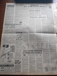 Vatan Gazetesi - 1 Mart 1961 - Başbakan Yardımcısı Muharrem İhsan Kızıloğlu İstifa Etti - Eski Vergiler Tecil Ediliyor - 14 Kişi Dün Örfi İdare Mahkemesine Verildi - Adnan Menderes Bir Polisin Kulağını Parçalamış - 555 K Olayı - Alp Kuran Seçim Komisyonundan İstifa Etti -14'lerden Şefik Soyyüce'nin Orduya Dönmesi Kabul Edildi - Aziz Nesin'in Romanı Kağnı Gölgesindeki Yazı Dizisi - Kira Ve Milli Korunma Kanunu Yazan İbrahim Çehreli - Hasan Ali Yücel Yazan Emil Galip Sandalcı - Oktay Akbal Köşe Yazısı - Amerikalı Müslüman Zenciler Irk Ayrılığına Taraftar - Bu İlkbahar Münich'te Adolf Hitler İmzalı Bir Kitap Yayınlanacak - Timsah Derisinden Yeni Bir Çanta - Asrın Davası Yassıada Duruşmaları - Fenerbahçe Hırslı Gençlerbirliği Azimli - Federasyon Kupası Basketbol Maçları 3 Şehirde Başlıyor - Şevket Taşlıcanın Ölüm Yıl dönümünde - Eşref Yalçıner'in Sorgusu - Spor Toto Neticeleri - Mehmet Akın Ve Vatan Cephesi - 1. Şube müdürü Niyazi Bicioğlu