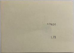 KUCAĞINDA OYUNCAĞIYLA YERDE OTURUP GÜLÜMSEYEN 3-4  YAŞLARINDA  ERKEK ÇOCUK FOTOĞRAFI, - ORİJİNAL SİYAH & BEYAZ, 13X9cm EBADINDA - 1940'LAR, 1950'LER, 1960'LAR ve 1970'LER TÜRKİYE'SİNDEN NOSTALJİK DOĞUM GÜNÜ HEDİYESİ