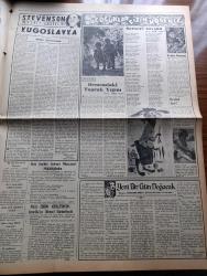 Vatan Gazetesi - 18 Ağustos 1953 - İran'ın Mukadderatı Yazan Ahmet Emin Yalman Köşe Yazısı - Sovyet Rusya Almanya'nın Birleştirilmesi İstedi - İran'da Tevkifler Devam Ediyor - Maliye Bakanı Hasan Polatkan - Sınırlardan Geçişin Kolaylaştırılması - Türkiye İle Rusya Arasında Görüşme - Ordu Atı Yarışmaları - Fransa Fas'a karşı Harekete Geçti - Bu Dağın Ardı Yazan Muzaffer Hacıhasanoğlu Yazı Dizisi - Klakson Yasağı Pavyonu Açılıyor - Şehir Tiyatrolarının İlk Oynayacağı Eser Kartal Yavrusu - Fotoğraflarla Haberler - Fenerbahçe Futbol Takımı Eylül'de İngiltere'ye Gidiyor - Turnadan Şimal Denizine 1953 Avrupası Yazan Burhan Arpad Yazı Dizisi - İstanbul Kapılarında Fethin Büyük Tarihi Romanı Yazan Feridun Fazıl Tülbentçi Yazı Dizisi - Stevenson Dünyayı Geziyor Yugoslavya Yazan Adlai Stevenson Yazı Dizisi - Çocuk Köşesi - Yeni Bir Gün Doğacak Yazan Emmanuel Robles Yazı Dizisi - Gripin - Borsa - Veritas Meşhur Alman Aile Ve Sanayi Dikiş Makineleri - Good Year Lastikleri - Mis Temizleme Tozu
