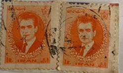 İran Pulu - Iran Stamp - Mektup Zarfından Kesilmiş / Postadan Geçmiş İkili Pul Filateli - Damgalı - İRAN ŞAHI RIZA PEHLEVİ PULU , 1 PARA - YABANCI PULLAR - NOSTALJİK DOĞUM GÜNÜ HEDİYESİ