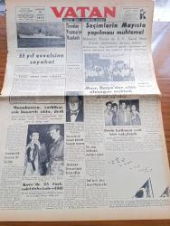 Vatan Gazetesi - 12 Ağustos 1953 - Malta Yolundan Röportaj 2 Yazan Ahmet Emin Yalman Köşe Yazısı - Büyük Britanya Akdeniz Filosu Komutanı Mountbatten Tatbikat Çok Başarılı Oldu Dedi- Grevler Fransa'yı Kapladı - Yunanistan'daki Depremde 200 Kişi Öldü - Seçimlerinde Mayıs'ta Yapılması Muhtemel - Mısır Rusya'dan Silah Alacağını Açıkladı - Dumlupınar Davasına Devam Ediliyor - Mareşal Tito Savaş Tehlikesinin Azaldığını Söyledi - Şerif Arzın Anadolu Ajansı Müdürü Oldu - İçimizdeki Şeytan Yazan Raymond Radiguet Yazı Dizisi - Amerikan Heyeti Ağrı Dağına Çıkıyor - Zeynep Kamil Doğumevi Başhekimi Doktor Fahri Atabey'e Takdirname Verildi - Kanada Seçimini Liberaller Kazandı - Türk İş Kongresi Dün Gece Sona Erdi - Tuna'dan Şimal Denizine 1953 Avrupası Yazan Burhan Arpad Yazı Dizisi - Yeni Bir Gün Doğacak Yazan Emmanuel Robles Yazı Dizisi - Oda Musikisi Yazan Fikri Çiçekoğlu - İstanbul Kapılarında Fethin Büyük Tarihi Romanı Yazan Feridun Fazıl Tülbentçi Yazı Dizisi - Eskişehir Hava Okulunda Bir Gün