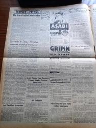 Vatan Gazetesi - 24 Ağustos 1953 - Hastalığımızın İlacı Yazan Ahmet Emin Yalman Köşe Yazısı - Bakanlar Ankara'ya Çağrıldılar - Acıbadem Demokrat Parti Ocağı Dün Açıldı - Sovyetler'le Doğu Almanya Arasında Protokol İmzalandı - Şah Devlet Hazinesinin Boş Olduğunu Söyledi - Japonya Karnaval Kraliçesi Miss Higgins Kamakura - Mau Mau'lar Teslim Olmaya Davet Edilecekler - Bir Dağın Ardı Yazan Muzaffer Hacıhasanoğlu Yazı Dizisi - Türkiye İş Bankası Çarşamba Günü 30 Yaşına Basıyor - Fotoğraflarla Haberler - Hoş Memo Karikatür - Mekke'de 105 Hacı Namzedi Öldü - Afrika'da 4 Ay Yazan Tunç Yalman Yazı Dizisi - İstanbul Kapılarında Fethin Büyük Tarihi Romanı Yazan Feridun Fazıl Tülbentçi Yazı Dizisi - Times Gazetesinin Seyyar Matbaası - Yunanlı Armatör Onasis - Yeni Bir Gün Doğacak Yazan Emmanuel Robles Yazı Dizisi - Ordu Atı Müsabakaları Dünkü Yarışmalarla Sona Erdi- Atletizmde İstanbul Etnikos'u Yendi - Fenerbahçe'nin Antrenman Maçı - Beyoğluspor Taksim Karşılaşması - Karakucak Güreşleri Sonlandı