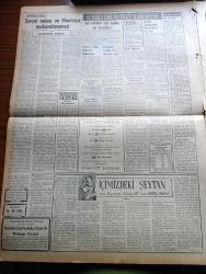 Vatan Gazetesi - 23 Temmuz 1953 - Politikasız Üniversite Yazan Ahmet Emin Yalman Köşe Yazısı - Rus Notasına Cevap Verilecek - Bir Millet Partili Tevkif Edildi - Deniz Malzeme Ambarı Yandı - Malatya Suikastı Davası Savcı On Yedi Sanığın İdamını İstiyor - İdamı İstenen Sanıklar Arasında Necip Fazıl Kısakürek Ve Hüseyin Üzmez de Var - Milli Tesanüt Birliği Türkçe Kuran Müsabakası Açıyor - Doğu Almanya'ya Gıda Yardımı Kesilmeyecek - Bina Yapımını Teşvik Kanunu - İçimizdeki Şeytan Yazan Raymond Radiguet Yazı Dizisi - Şehir Bandosu Açık Hava Konseri Verecek - İsrail'de Gösteriler - Fotoğraflarla Haberler - Etibank'ta Yeni Bir Suistimal İddiası - Sovyet Filmlerine Mısır'da Müsaade Edildi - İstanbul Kapılarında Fethin Büyük Tarihi Romanı Yazan Feridun Fazıl Tülbentçi Yazı Dizisi - İstanbul Operası - Öğretici Filmler Yazan Sadun Tanju - Tuna'dan Şimal Denizine 1953 Avrupası Yazan Burhan Arpad Yazı Dizisi - Eğitim Öğretim Gençlik Köşesi - Yeni Bir Gün Doğacak Yazan Emmanuel Robles Yazı Dizisi