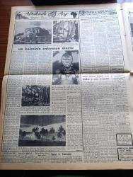 Vatan Gazetesi - 30 Temmuz 1953 - Örnek Bir Memleket Yazan Ahmet Emin Yalman Köşe Yazısı - Kore'deki Esirler İade Edilecek - Büyük Cihad Gazetesi Mahkum Oldu - Adnan Menderes Dün Amiral Mountbatten'i Kabul Etti - Saidi Nursi - Seçimler Hakkında Karar Yok - Avrupa Birliği Ve Meseleleri - Vicdan Ve Toplanma Hürriyeti Kanunu - Sabiha Gökçen Amerika'da Büyük İlgi İle Karşılandı - İçimizdeki Şeytan Yazan Raymond Radiguet Yazı Dizisi - Taksim Meydanının Altına Garaj Yapılmak İsteniyor - Opera Binası İnşaatı Başlıyor - Amerika'ya 209 Bin Göçmen Kabul Edilecek - Fransa Güzeli Sylvaine Carpentie - Afrika'da 4 Ay Yazan Tunç Yalman Yazı Dizisi - İstanbul Kapılarında Fethin Büyük Tarihi Romanı Yazan Feridun Fazıl Tülbentçi Yazı Dizisi - Tuna'dan Şimal Denizine 1953 Avrupası Yazan Burhan Arpad Yazı Dizisi - Borsa - Futbol Federasyonları Başkanları Kongresine Türkiye'de Davet Edildi - Milletlerarası Futbol Şampiyonasının Tarihleri - Türkiye Tenis Birincilikleri - Sadi Tek'in 40. Sanat Jübilesi