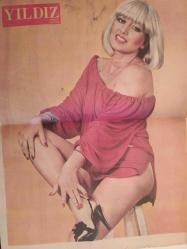 Yıldız Haftalık Aktüalite Sinema Tiyatro Müzik ve Magazin Dergisi - 13 Aralık 1978 - Sayı:29 - Emel Aydan - Seher Şeniz - Zerrin Egeliler - Hülagü Ergüzel - İsmet Dinler - Özcan Erdurdu - Müjdat Gezen - Ersan Erdura - Tekgül Özalan - Nükhet Duru - En seksi sekreter - Lynda Waters - Haftalık Yıldız Posteri - Aynur Akarsu ne hale geldi - Suna Yıldızoğlu artık televizyon yasak - Cüneyt Arkın yeni filminde gençlere olanak tanıyor - Sinemanın yeni oyuncusu - Cüneyt Arkın - Baba Kartal filmi - Deniz Akbulut - Ahu Tuğba seks filmlerinden salon filmlerine döndü - Bize gelen mektuplar - Şiir Köşesi fotoğraf ve haberi - Tam Takım Dergi