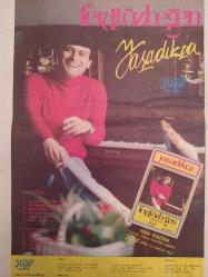 TV'de 7 Gün Gong Haftalık Aktüalite Sinema Tiyatro Müzik ve Magazin Dergisi - 24 Haziran 1981 - Sayı:26 - Müjde Ar ve bir aşkın anatomisi - Ajda Pekkan'ın hesapları nasıl bozuldu - Mazhar, Fuat, Özkan Posteri - Barış Manço - Cahit Oben - Melih Kibar, bir yerli ABBA peşinde - Timur Selçuk - Onno Tunç - Esin Afşar ikinci gençliği arıyor - Plaklar Yarışıyor - Necdet Tokatlıoğlu - Semra İnanç - Uğur Böcekleri - Gülistan Okan - Gönül Akkor - Erdem Alkın - Şehrazat - Nurhan Damcıoğlu - Atilla Yelken - Rüçhan Çamay - Joan Baez'in dönüşü - Bucks Fizz - Dalida - Sibel Egemen - Taner Olcay - Sacit Çöze - Merih Dumlu - Kamil Özler - Ender Töktökü - İlhan İrem - Cihan Ünal - Hülya Koçyiğit - Yeni bir ev, yeni bir hayat - Ümit Tokcan - Mustafa Hisarlı - Zihni Göktay - Seden Kızıltunç - Zeki Müren, beraat etti - İbo, iki kadın eskitti - Nihat Işıklar - Coşkun Demir - Serpil Nur - Müziğe mizah katan besteci - Levent Baki - Saadet Sun - Salim Dündar - Kemal Pehlivan - Selçuk Sun - Tam Takım Dergi