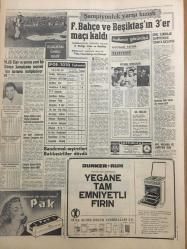 HÜRRİYET GAZETESİ  2 MAYIS 1967 YIL :20 SAYI :6826---48 ler  kuracakları parti için hazırlığa  başladılar ---İnönü :Bayram Yapıyorum ---Kapıkule ye 24 saatte 8 bin turist geldi ---İhtilalciler herkese ikramiye dağıtıyorlar ---Varto ve Hınıs ta Zelzele Oldu ---Yunanistan da deprem :4 ölü var ---Türkiye de Buğday  üretimi 30 milyon ton  olabilir ---Köy  düğününde ateş eden geçler  bir kadını öldürdü ---Gaziantep te 350 CHP li istifa etti ---Toto da 13 maçı 57 kişi bildi --Tabanca ve bıçak ile birbirlerine öldürdüler ---Gecekondu bölgelerinin okul ve  öğretmen ihtiyacı karşılanıyor ---Survevor un kazması Ay ın yüzünde bir kayaya rastladı ----Fenerbahçe ve Beşiktaş 'ın 3 er  maçı kaldı ---M.Ali Clay ın yerine yeni bir Dünya Şampiyonu seçmek için  turnuva tertipleniyor ---Bandırmalı seyircileri Balıkesirliler dövdü ---Tamir Parası Bulamadıkları Otomobili Hazineye Bıraktı  ---Londra da  haydutlar zırhlı  otomobilden  21 milyon liralık külçe altın çaldı --
