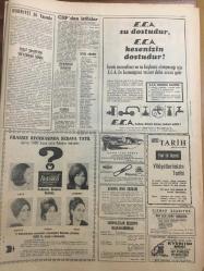 HÜRRİYET GAZETESİ 1 MAYIS 1967 YIL :20 SAYI :6825---Feyzioğlu liderliğinde yeni bir parti kuruluyor ---48 Mebus ve Senatör CHP den istifa etti ---Yunan Kralı ihtilalden bu yana ilk defa  halk arasında görüldü ---İçinde 10 bin lira olan 200 kiloluk kasayı çalıp götürdüler --Kavga da 2 kişi öldü ,10 kişi yaralandı ---Tecavüz ettiği 4 yaşındaki çocuğu  boğarak gömdü ---Cereyan  kesilmesinden şehre verilen su miktarı azalıyor ---A.Ordu Altay ı 1-0 yendi ---Galatasaray :2 İst. Spor :0---Beşiktaş :0 Gençlerbirliği :0---İzm.Spor :0 K.Yaka :0---İkinci Türkiye Ligi Maçları ---50 Yıllık ateşçi krallar gibi bir hayat yaşıyor --7 Yaşında Bilardo Şampiyonu ---3 Metrelik tüfek  patladığı zaman top gürültüsü gibi bir ses çıkarıyor ---Hindistan ın bir eyaleti açlıktan kırılıyor ---Alman Radyosu Hürriyet için 28 dilden yayın yaptı ---