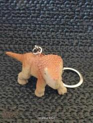 JURASSIC PARK - TRICERATOPS - TARİH ÖNCESİ OBJE - ANAHTARLIK..