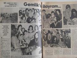 Ses Haftalık Aktüalite Sinema Tiyatro Müzik ve Magazin Dergisi - 17 Mart 1973 - Sayı:12 - Emel Sayın - Füsun Önal - Esin Engin - İrfan Ünal - Türker İnanoğlu - Haçuni Hakkı - Hulki Saner - Yabancıya evet, yerli sanatçıya hayır - Rita Pavone - Hülya Koçyiğit - Fatma Girik de konuştu - ''Sanat Güzellik de Değildir!'' - Ediz Hun - Berna Hun - Fatma Belgen - Gemlik'te bayram - Zeynep Aksu - Pond's Krem Reklamı - Ses Sanatçısı Emel Sayın fiyatının yükseltti Film yıldızı Emel Sayın fiyatını indirdi - Mehmet Erduran - Ahmet Söğüt - Şenay Yüksel - Şükrü Kırım - Tamer Yiğit - Safiye Kürleyen - Nahide Kürleyen - Şans Kervanı Ünlü Yıldızlar Eliyle 500 liralar dağıtmaya devam ediyor - Yedi gün yedi gece - Yıldızınız diyor ki - Seyyal Taner - Demir Karahan - Serdar Gökhan - Orhan Elmas - Persil deterjan reklamı - Hülya Darcan dedikoduları yalanladı: ''Sinemayı bırakmıyorum'' - Gülriz Sururi - Engin Cezzar Tiyatrosu 10 yaşında - Marlon Brando'nun ''Baba''sı ve Judy Garland'ın kızı - Tam Takım Dergi