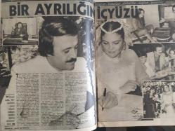 Ses Haftalık Aktüalite Sinema Tiyatro Müzik ve Magazin Dergisi - 17 Ekim 1981 - Sayı:42 - Müjde Ar - Heyecanlı bekleyiş - İlyas Salman - Bir ayrılığın iç yüzü - Selami Şahin - Nil Alpay - Hülya Koçyiğit - Hüzünlü Bayram - Emel Sayın bunalımlı yıllarını anlatıyor - Nejat Uygur - Eski şiirlerden yeni besteler - Nur Yoldaş - Ergüder Yoldaş - Türk Hafif Müziğine Taze Kan - Erol Evgin - Söz Savunmanın - Nazan Şoray - Sezer Güvenirgil - Artık gecikmek istemiyor - Orhan Gencebay'ın kalbi bir rehber için atıyor - Solak piyanistin doğuşu - Ümit Besen - Enis Fosforoğlu etek provasını karısı yaptı - Haldun Dormen - Gönül Şenay - Nükhet Duru - Atilla Yelken - Onno Tunç - Uyuyan Köpek - Gueret artık ünlü bir gangster olmuştu - Sporcular da ağlar - Son fırsat da kaçtı! - Neşe Karaböcek - Ayşen Cansev, Hazır ol'da bekliyor - Sevda Karaca - Sette rolleri festivalde ödülleri paylaştılar - Suna Yıldızoğlu - Çetin Alp - Üvey Baba  -Selim İleri - ''Acı günler'' mi ''Hal hal'' mı? - Tam Takım Dergi