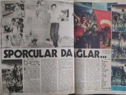 Ses Haftalık Aktüalite Sinema Tiyatro Müzik ve Magazin Dergisi - 17 Ekim 1981 - Sayı:42 - Müjde Ar - Heyecanlı bekleyiş - İlyas Salman - Bir ayrılığın iç yüzü - Selami Şahin - Nil Alpay - Hülya Koçyiğit - Hüzünlü Bayram - Emel Sayın bunalımlı yıllarını anlatıyor - Nejat Uygur - Eski şiirlerden yeni besteler - Nur Yoldaş - Ergüder Yoldaş - Türk Hafif Müziğine Taze Kan - Erol Evgin - Söz Savunmanın - Nazan Şoray - Sezer Güvenirgil - Artık gecikmek istemiyor - Orhan Gencebay'ın kalbi bir rehber için atıyor - Solak piyanistin doğuşu - Ümit Besen - Enis Fosforoğlu etek provasını karısı yaptı - Haldun Dormen - Gönül Şenay - Nükhet Duru - Atilla Yelken - Onno Tunç - Uyuyan Köpek - Gueret artık ünlü bir gangster olmuştu - Sporcular da ağlar - Son fırsat da kaçtı! - Neşe Karaböcek - Ayşen Cansev, Hazır ol'da bekliyor - Sevda Karaca - Sette rolleri festivalde ödülleri paylaştılar - Suna Yıldızoğlu - Çetin Alp - Üvey Baba  -Selim İleri - ''Acı günler'' mi ''Hal hal'' mı? - Tam Takım Dergi