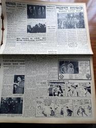 Vatan Gazetesi - 21 Ocak 1956 - İki Kapıdan Hangisi Yazan Ahmet Emin Yalman Köşe Yazısı - İspat Hakkı Teklifi Adliye Encümeninde Görüşüldü - Oktay Engin'in Babası Fuat Engin Başvekil Adnan Menderes'e Mektup Yolladı - 6 7 Eylül Hadiseleri Tahkikat Safhasında Mecliste Açıklandı - Söke'de 200 Çingene Polis Ve Bekçilerle Çarpıştı - İngiltere İle Makarios Muhtariyette Birleşiyor - Varlık Roman Armağanını Yaşar Kemal'in İnce Mehmet'i Kazandı - İstanbul Üniversitesi Bütçesi 23 Milyon Lira - Fırtınalı Gece Yazan Orhan Kemal Yazı Dizisi - Şehir Tiyatrosunun Kıymetli Sanatkarlarından Perihan Yanal'ın İkinci Ölüm Yıldönümü - Geçmişte Bugün Onaltıncı Lui'nin İdamı Yazan Feridun Fazıl Tülbentçi Yazı Dizisi - 8 Yaşındaki Şair Minou Drouet Jüri Önünde Şiir Yazdı - Gazeteci Ceyn Arden'in Maceraları Çizgi Roman - Hoş Memo Karikatür - Kadınları Teşhir Eden Üstad Rejisör Sacha Guitry - Ressam Degas'nın Çok Büyük Bir Heykeltıraş Olduğu Anlaşıldı - Televizyon Seyircileri İçin Beliren Tehlike -  Good Year