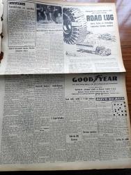 Vatan Gazetesi - 21 Ocak 1956 - İki Kapıdan Hangisi Yazan Ahmet Emin Yalman Köşe Yazısı - İspat Hakkı Teklifi Adliye Encümeninde Görüşüldü - Oktay Engin'in Babası Fuat Engin Başvekil Adnan Menderes'e Mektup Yolladı - 6 7 Eylül Hadiseleri Tahkikat Safhasında Mecliste Açıklandı - Söke'de 200 Çingene Polis Ve Bekçilerle Çarpıştı - İngiltere İle Makarios Muhtariyette Birleşiyor - Varlık Roman Armağanını Yaşar Kemal'in İnce Mehmet'i Kazandı - İstanbul Üniversitesi Bütçesi 23 Milyon Lira - Fırtınalı Gece Yazan Orhan Kemal Yazı Dizisi - Şehir Tiyatrosunun Kıymetli Sanatkarlarından Perihan Yanal'ın İkinci Ölüm Yıldönümü - Geçmişte Bugün Onaltıncı Lui'nin İdamı Yazan Feridun Fazıl Tülbentçi Yazı Dizisi - 8 Yaşındaki Şair Minou Drouet Jüri Önünde Şiir Yazdı - Gazeteci Ceyn Arden'in Maceraları Çizgi Roman - Hoş Memo Karikatür - Kadınları Teşhir Eden Üstad Rejisör Sacha Guitry - Ressam Degas'nın Çok Büyük Bir Heykeltıraş Olduğu Anlaşıldı - Televizyon Seyircileri İçin Beliren Tehlike -  Good Year