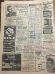 HÜRRİYET GAZETESİ  26 OCAK 1967-Rıza Konyalı-Gülderen Gül-Melodi plak-Odeon plak---CHP deki görüş ayrılığını Kurultay ın  halletmesi isteniyor ---Hakime Hayatım ben  seks  bombasıyım dedi ---Yargıtay Ticaret Dairesi Bir Bildiri Yayınladı ---Müslüman olan turist kız  kalbini de bir Türk e  kaptırdı ---Meclis karıştı ---Doğu Anadolu da şiddetli bir kış  hüküm sürüyor ----Vapurda  bulunan sağır ve dilsiz  kadın derdini anlatamıyor ----Geçen yıl İstanbul da evlenmeler  azaldı ---Traktör altında kalan bir çiftçi kurtulmak için bacağını  kesti ---Fenerbahçe -A.Ordu --Beşiktaş -Hacettepe ---Genel Kurmay Başkanı İsmail Akçay I Tebrik Etti --Türkiye Kupasında ,Sarıyer İzmirspor u dün eledi :1-0---İnter Pele ye 5 Milyon Lira Teklif Etti ---Prenses İra :Sinema benim için yıldırım aşkı oldu --Amerika da mücevherli ayakkabılar çok revaçta ---5 Mark ı veren çıplak kızların resmini  çekiyor ---Suudi Arabistan  uçakları  Türk hacı namzetlerini  2500 liraya Cidde ye  götürüp getirecek ---