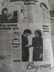 Hafta Sonu Haftalık Aktüalite Sinema Tiyatro Müzik ve Magazin Gazetesi - Sayı:52 - Rüçhan Adlı - Türkan Şoray - Kıskançlık 2 jönün ekmeğine mal oldu - Cüneyt Arkın - Hakan Balamir - Görünmeyen adamın gözüyle - TRT'de kayanlar kaydıranlar - Gaz üreten mideler için - Hıçkırık nedir? - Benli türkücü evli çıktı... - İzzet Altınmeşe - Yüksel Uzel hem ağlıyor hem gidiyor - Güzide Kasacı dert getirdi - Garip ama gerçek çizgi romanı - Gönül Yazar, İsviçre'de şifa arıyor... - Yusuf Sezgin - Selma Güneri - İşte adam olacak çocuk - Parizien külotlu çorap reklamı fotoğraf ve haberi - Gazete tam değildir sadece 4 sayfası mevcuttur