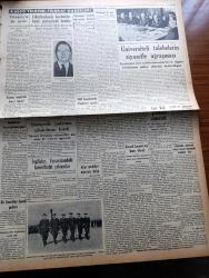 Vatan Gazetesi - 26 Ekim 1949 - Kandra'da Bir Gün Yazan Ahmet Emin Yalman Köşe Yazısı - Celal Bayar Dün İsmetpaşada Konuştu Millet Davayı Anlamıştır - Bir Amerikan Mecmuasında Türkiye'ye Dair Acayip Bir Yazı - Ziya Gökalp Saygı İle Anıldı - Arap Devletleri Arasında İttifak - Hamdullah Suphi Tanrıöver - Hac Mektupları Yazan Sinan Korle - Pensativa Yazan Jesus Goytortua Santos Yazı Dizisi - Denizyolları Umum Müdürü Behçet Osmanağaoğlu Ankara'dan Geldi - Bizde Turizm Nasıl İnkişaf Ettirebilir Yazan İktisatçı - Çekoslovakyada Komünistler Kendi Merkezlerini Bastılar - Kocaeli Canavarı Abaza Basri Ersoy'un İdamı İsteniyor - Çölde Bir Kahraman Fahrettin Türkkan - Tungsram Ampul - Berec Radyo Bataryaları - Şehir Dram Tiyatrosunda Faust - Morina Balık Yağı - Şakir Zümre Kömür Sobaları - Ziraat Bankası - İngiliz Ataşemiliter Sekreteri John Mc. Cann'ın Ölümü