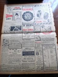 Vatan Gazetesi - 1 Aralık 1949 - Reşat Aydınlı'nın Teşrii Masuniyeti Kaldırıldı - Ali Rıza Türel - Kamil Boran - Mümtaz Ökmen - Amerikan Diplomatları Konferansı Bitti - Geriye Doğru Yazan Ahmet Emin Yalman Köşe Yazısı - Mareşal Montgomery Komünizmin Temsil Ettiği Herşeyin Düşmanıyım Dedi - Yeni Atom Bombaları 1950 Yılı Bütçesi Dün Meclise Verildi - Vali Ve Belediye Reisi Fahrettin Kerim Gökay Dün Şoförlere Nasihat Verdi - Geçmişte Bugün Yazan Feridun Fazıl Tülbentçi Yazı Dizisi - Pensativa Yazan Jesus Goytortua Santos Yazı Dizisi - Winston Churchill 75 Yaşında - Atatürk'ün Hemşiresi Makbule Atadan'ın Teberrüü - Vatan Gazetesi Yeni Matbaa Binamızın Temeli Atıldı - Maliye Bakanı İsmail Rüştü Aksal - İvrindi Canavarı İdama Mahkum Edildi - Dünya Futbolunun En Mühim Maçı İngiltere İtalya'yı 2 0 Yendi - Yahya Kemal'in Doğum Yıldönümü Merasimi - Gripin - Fısk Lastikleri - Bulmaca - Reosil Öksürüğü Keser - Mazon Meyve Tuzu - İstanbul Ankara Radyosu Programı - Ziraat Bankası