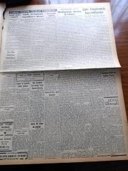 Vatan Gazetesi - 3 Aralık 1949 - Reşat Aydınlı Dün Akşam Tevkif Edildi - Halimizin Hazin Levhası Yazan Ahmet Emin Yalman Köşe Yazısı - Adalet Bakanı Fuat Sirmen'in Tecavüzkar Lisanı - Milletvekillerinin Evleri Aranabilir Mi - Namık Kemal'i Anma Töreni - Yahya Kemal'in 65. Ölüm Yıldönümü- İsmet İnönü Amerikan Dışişleri Bakanı Mc Ghee İle Görüştü - Geçmişte Bugün Yazan Feridun Fazıl Tülbentçi Yazı Dizisi - Pensativa Yazan Jesus Goytortua Santos Yazı Dizisi - İsrail Arap Devletleriyle Müzakereye Girişebilecek Mi - Kızıllar Birbirini Temizliyor - Suriye'den 50 Bin Ton Buğday Alıyoruz - 13 Yaşındaki Ailesi Babası Yazan Sara Ertuğrul - Soğuk Algınlığının Kati Tedavi Çaresi Bulundu - Futbol Hakem Kursu - Galatasaray Ankara'ya Gitti - Kanatlardan Türbe Filminde Başrol Oynayan Reha Yurdakul Ve Hümaşa Hiçan Fotoğraf - Astra Ampul - Eveready Fener Pilleri - Mavi Gillette Bıçakları -  İstanbul Ankara Radyosu Programı - İnnoxa Krem Süt Pudra - Tablet Ve Şurup Reosil Öksürüğü Keser
