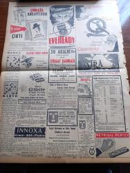 Vatan Gazetesi - 3 Aralık 1949 - Reşat Aydınlı Dün Akşam Tevkif Edildi - Halimizin Hazin Levhası Yazan Ahmet Emin Yalman Köşe Yazısı - Adalet Bakanı Fuat Sirmen'in Tecavüzkar Lisanı - Milletvekillerinin Evleri Aranabilir Mi - Namık Kemal'i Anma Töreni - Yahya Kemal'in 65. Ölüm Yıldönümü- İsmet İnönü Amerikan Dışişleri Bakanı Mc Ghee İle Görüştü - Geçmişte Bugün Yazan Feridun Fazıl Tülbentçi Yazı Dizisi - Pensativa Yazan Jesus Goytortua Santos Yazı Dizisi - İsrail Arap Devletleriyle Müzakereye Girişebilecek Mi - Kızıllar Birbirini Temizliyor - Suriye'den 50 Bin Ton Buğday Alıyoruz - 13 Yaşındaki Ailesi Babası Yazan Sara Ertuğrul - Soğuk Algınlığının Kati Tedavi Çaresi Bulundu - Futbol Hakem Kursu - Galatasaray Ankara'ya Gitti - Kanatlardan Türbe Filminde Başrol Oynayan Reha Yurdakul Ve Hümaşa Hiçan Fotoğraf - Astra Ampul - Eveready Fener Pilleri - Mavi Gillette Bıçakları -  İstanbul Ankara Radyosu Programı - İnnoxa Krem Süt Pudra - Tablet Ve Şurup Reosil Öksürüğü Keser