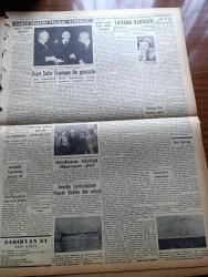 Vatan Gazetesi - 19 Kasım 1949 - Cumhurbaşkanı İsmet İnönü Ve Celal Bayar'a Suikast İhbarı Yeni Bir Safhada - Sadık Aldoğan'ın Masuniyeti Kaldırılmadı - Reşat Aydınlı Dün Millet Partisi'nden Ayrıldı -  Partileri Ve Vatandaşları İntibaha Çağırıyoruz - Türkiye Suriye Milli Maçı Yarın Oynanıyor - Amerikalı İktisatçı Max Thornburg Tahran'a Gidiyor - Geçmişte Bugün Yazan Feridun Fazıl Tülbentçi Yazı Dizisi - Pensativa Yazan Jesus Goytortua Santos Yazı Dizisi - Konferanslar Serisi - İşçi Sigortaları Hakkında Konferans - İran Şahı Amerikan Başkanı Truman'la Görüştü - Çin Komünistleri Şimdi De Birleşmiş Milletlere Girmek İstiyor - Atina Devlet Operası Baş Baletini Tatiana Varouiti - Amerika Cumhurbaşkanı Muavini Barkley Dün Evlendi - Türkiye Suriye Maçını Yönetecek Hakem Gamba Dün Geldi - Porsuk Barajı İnşaatı Tamamlandı - Ağrı Dağında Araştırmanın Dedikodusu Yazan Ali Saraçoğlu - Radyo Konseri Ve Mozart Gecesi - Royal Yazı Makinesi - Otokar - İstanbul Ankara Radyosu Programı