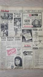 SON SAAT GAZETESİ -- 4 EKİM 1966 -- GAZANFER ÖZCAN VE GÖNÜL ÜLKÜ 'SÜLÜMAN BACANAK ' PROVASINDA ' E. KÖSEOĞLU , TEVFİK GELENBE , ZİYA KESKİNER , SELİM NAŞİT , ŞENİZ GÜZENDOR , ADİLE NAŞİT , GÜLER ALIŞ -- KÜÇÜK SAHNENİN YENİ KURUCUSU M. OFLUOĞLU -- İNGİLTERE DE TİYATRO ŞİRİN DEVRİM --  BEŞİKTAŞ İÇİN EN UZUN GÜN YARIN - K. AHMET , HAYATIMIN OUNUNU UYNYACAĞIM -- LOKOMATİV, GALATASARAY I 85-71 YENDİ VE ŞAMPİYON OLDU -- FAİK HOCA ANTRENÖR OLDU --ROGER VADİM VE JANE FONDA ÇOK MESUDUZ DİYOR -- TARIK BİNAT, ŞEHİR TİYATROLARI -- 181 MUSEVİ MİLLİ SAVUNMANIN TEKLİFİ ÜZERİNE TÜRK VATANDAŞLIĞINDAN ATILDI -- BEYAZ PERDENİN BÜYÜK ANNESİ MARLENE DİETRLEH --