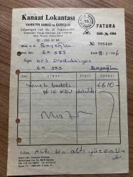 YEMEK FATURASI - 18 MAYIS 1986 - KANAAT LOKANTASI - VAHDETTİN KARGILI VE KARDEŞLERİ - ÜSKÜDAR, İSTANBUL - OSMAN FAHİR SEDEN, O.F.S. PRODÜKSİYON - BEYOĞLU, İSTANBUL - ISLAK İMZALI, KAŞELİ - 14 x 20 cm EBATLI ORİJİNAL FATURA - TÜRK SİNEMA - FİLM TARİHİ